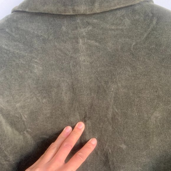 Bye designer army green velvet blazer jacket with large, unique brass button - Picture 5 of 5